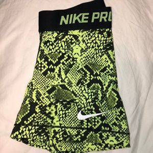Women’s XS compression short Nike Pros